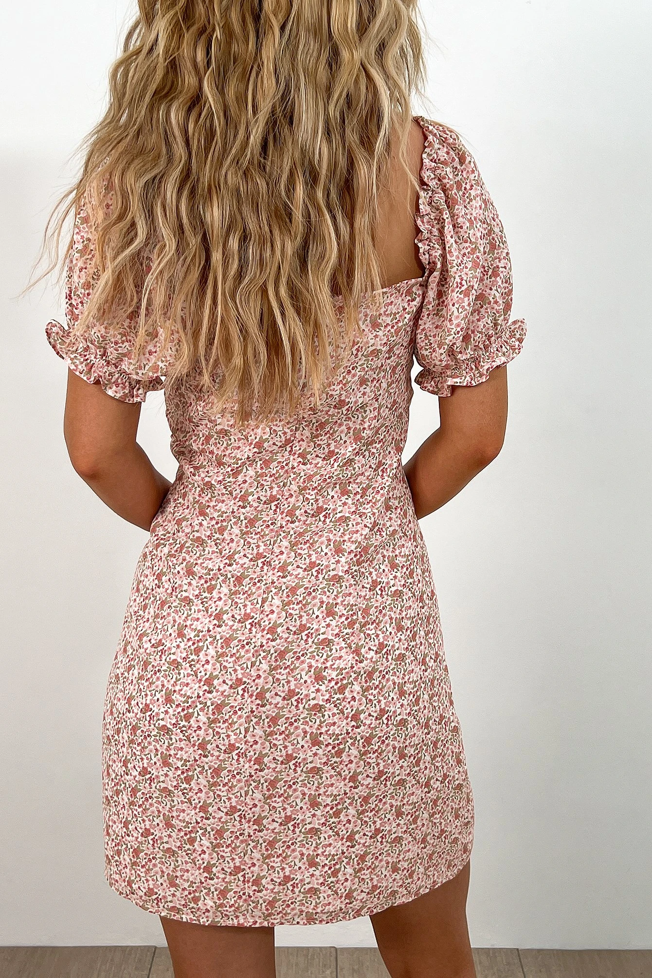 Robe Mini Plissée Sur La Poitrine – Image 6