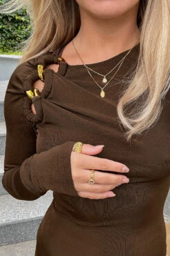 Robe Ajustée à Détail Chaîne