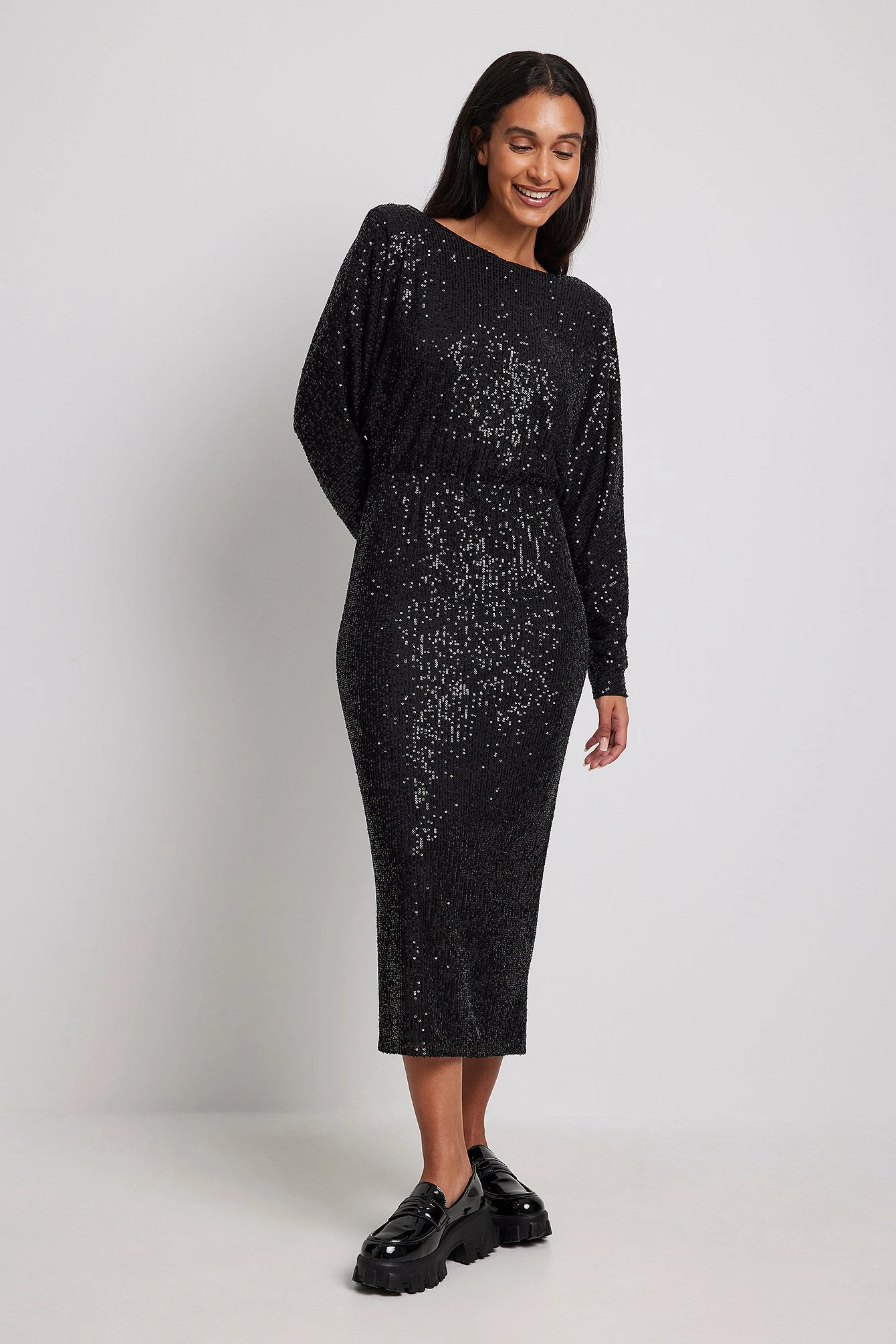 Robe Midi En Sequin Avec Décolleté Dos – Image 5