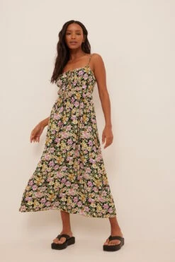 NA-KD Robe Mi-longue à Cordon De Serrage Sur La Poitrine