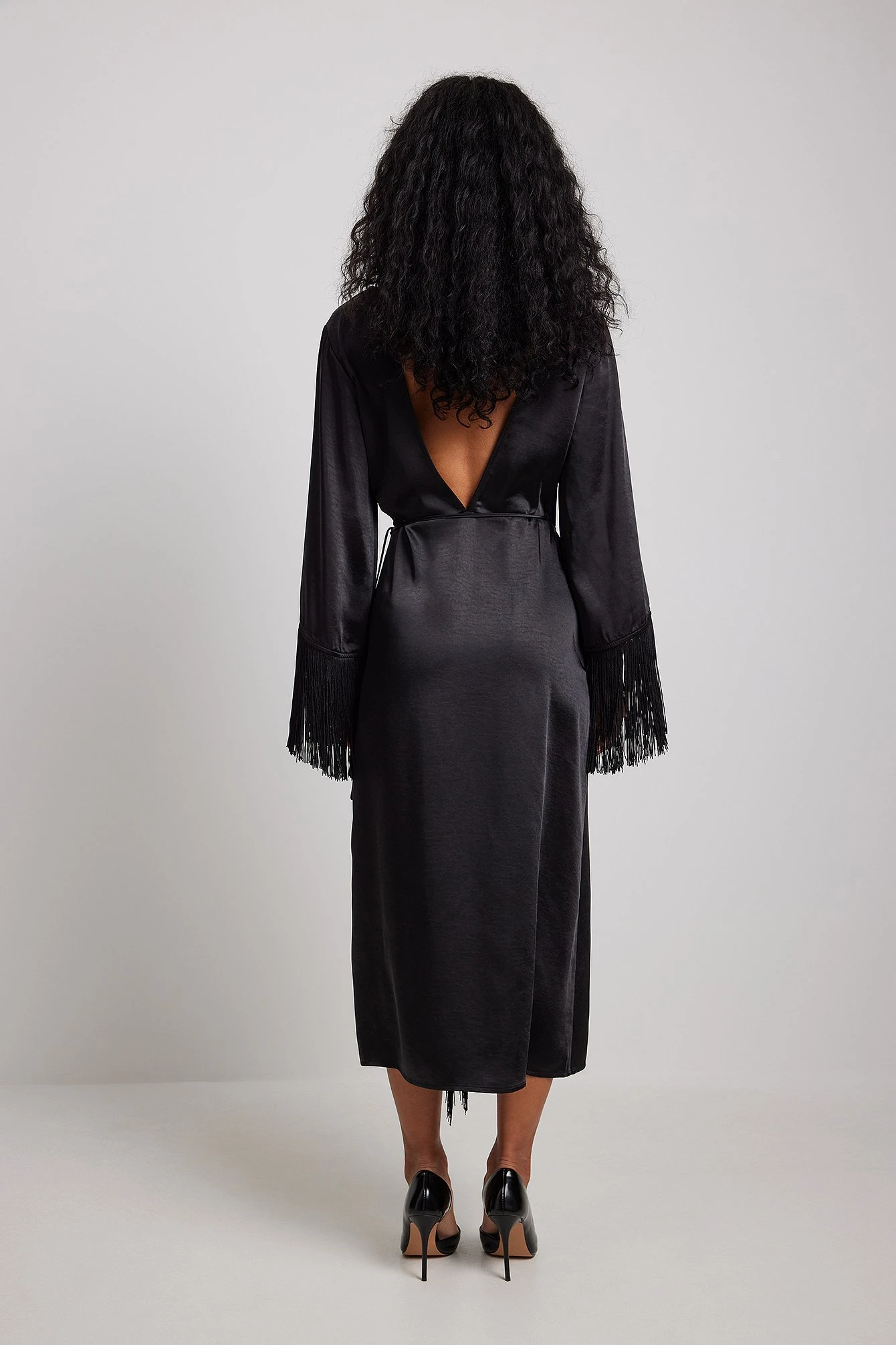 Robe Mi-longue En Tissu Satiné à Franges – Image 6