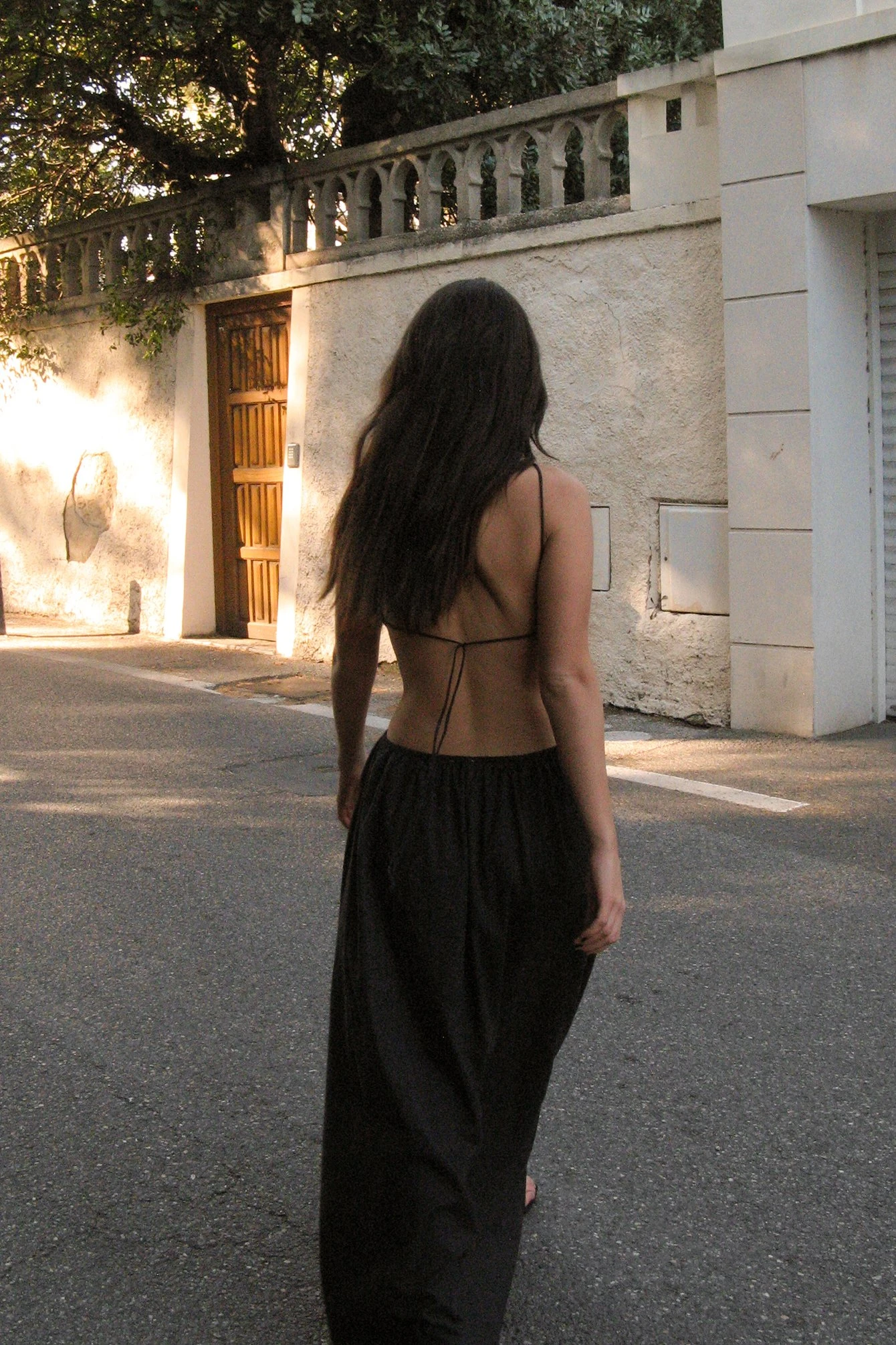 Robe Longue Fluide à Détail Sur Le Devant – Image 7