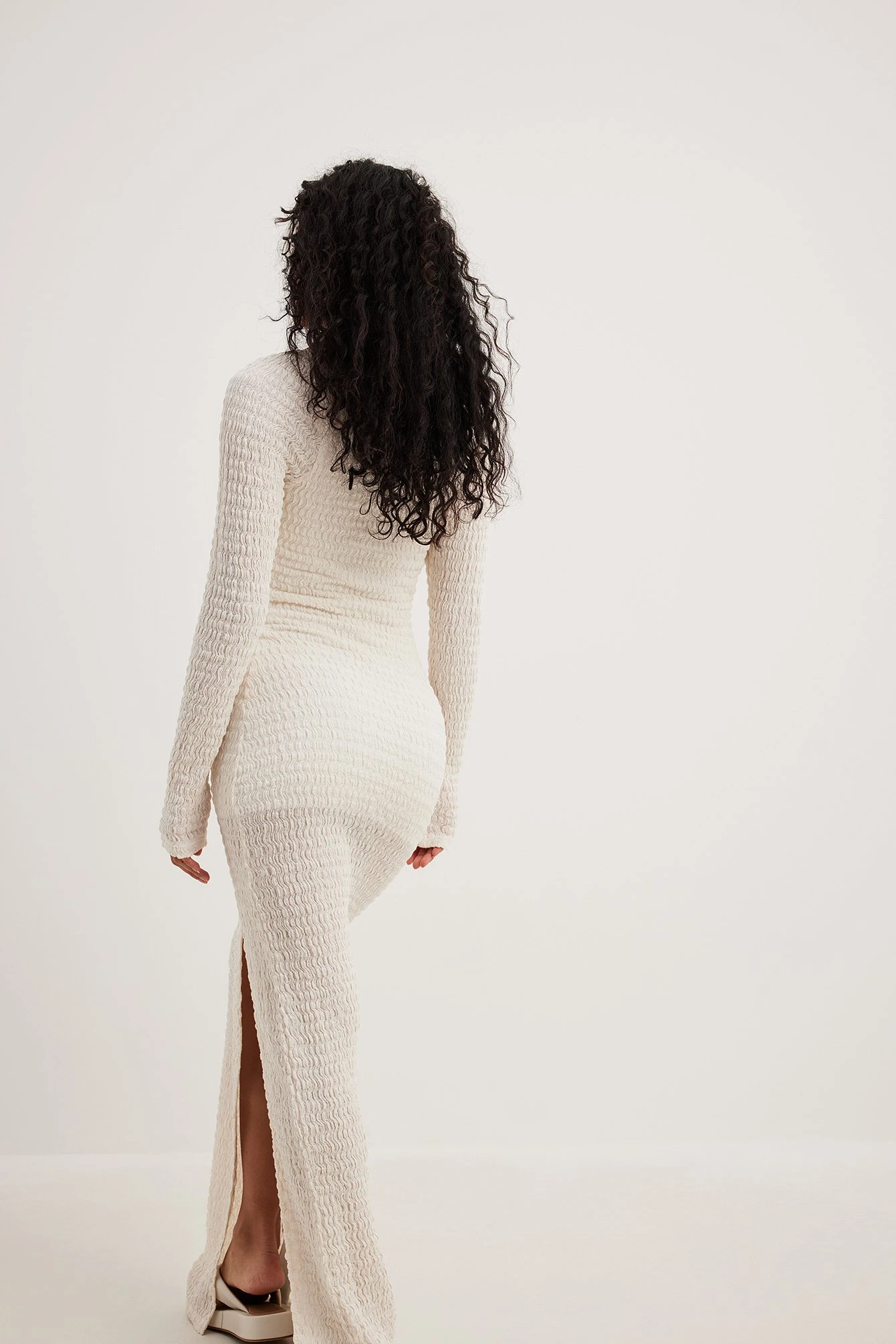 Robe Longue Structurée à Fente Haute – Image 4