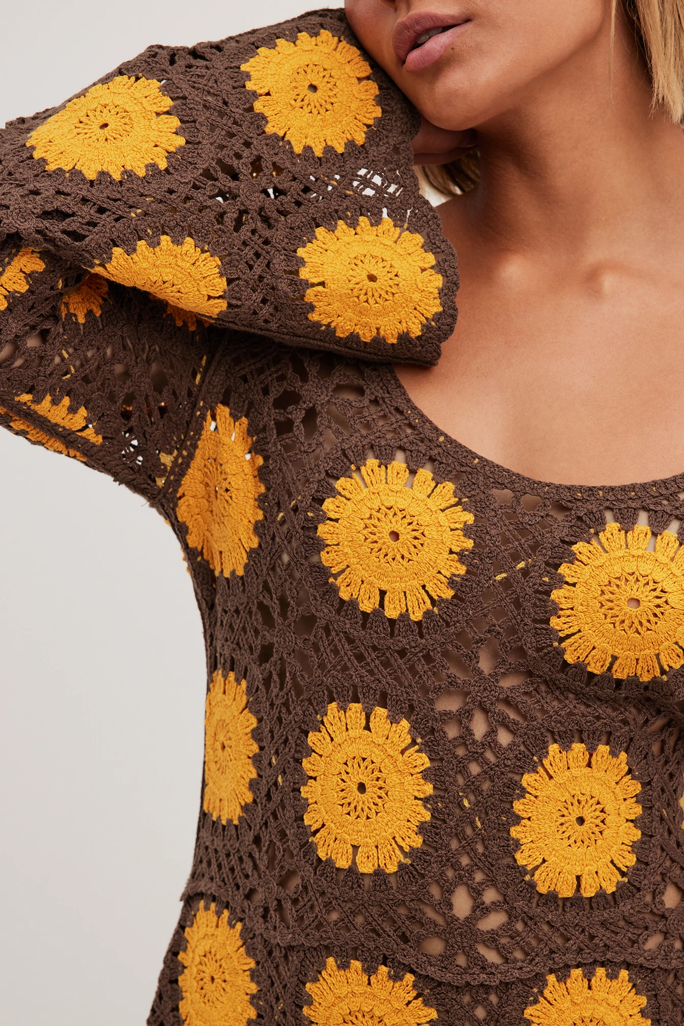 Robe Courte En Maille Crochetée à Manches Longues – Image 4