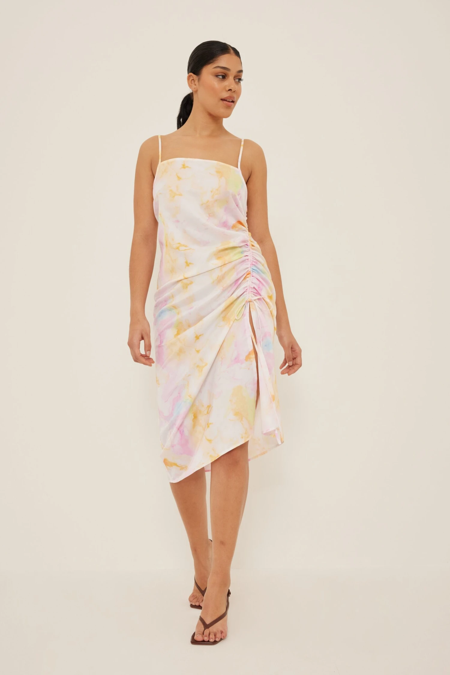 Robe Mi-longue à Imprimé Batik – Image 2