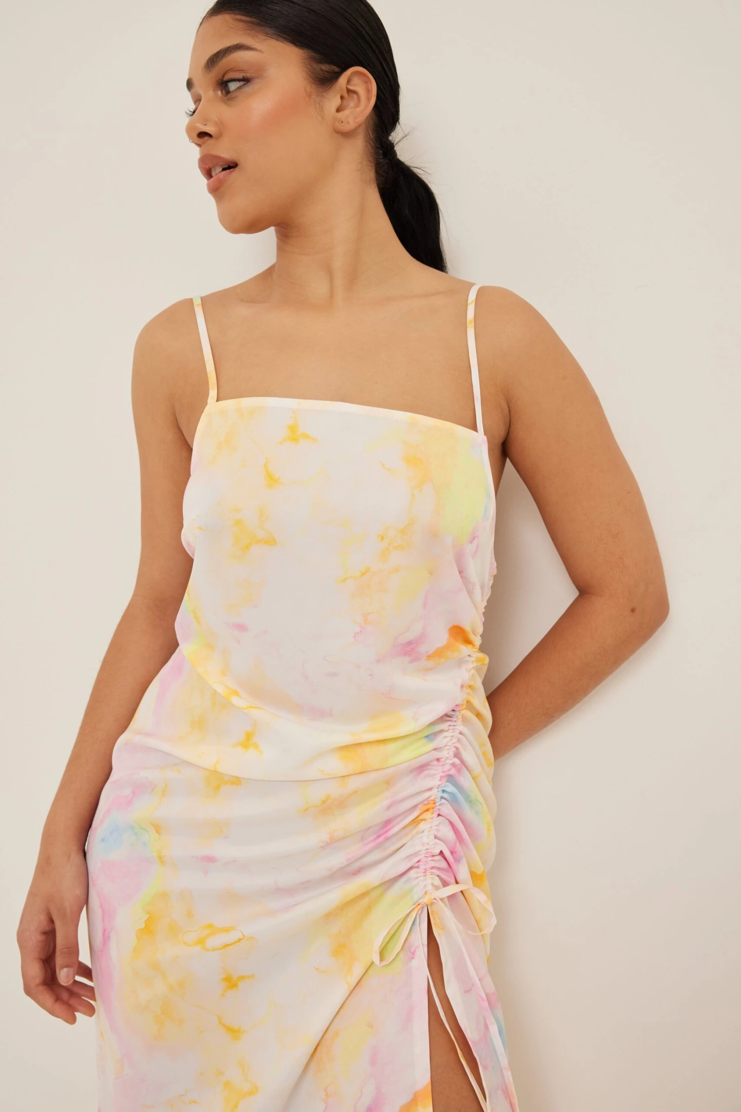 Robe Mi-longue à Imprimé Batik – Image 4