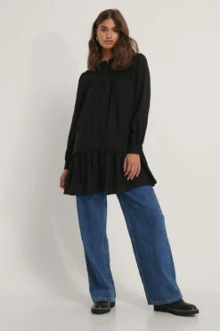 NA-KD Robe Volantée À Col Rond Boutonné