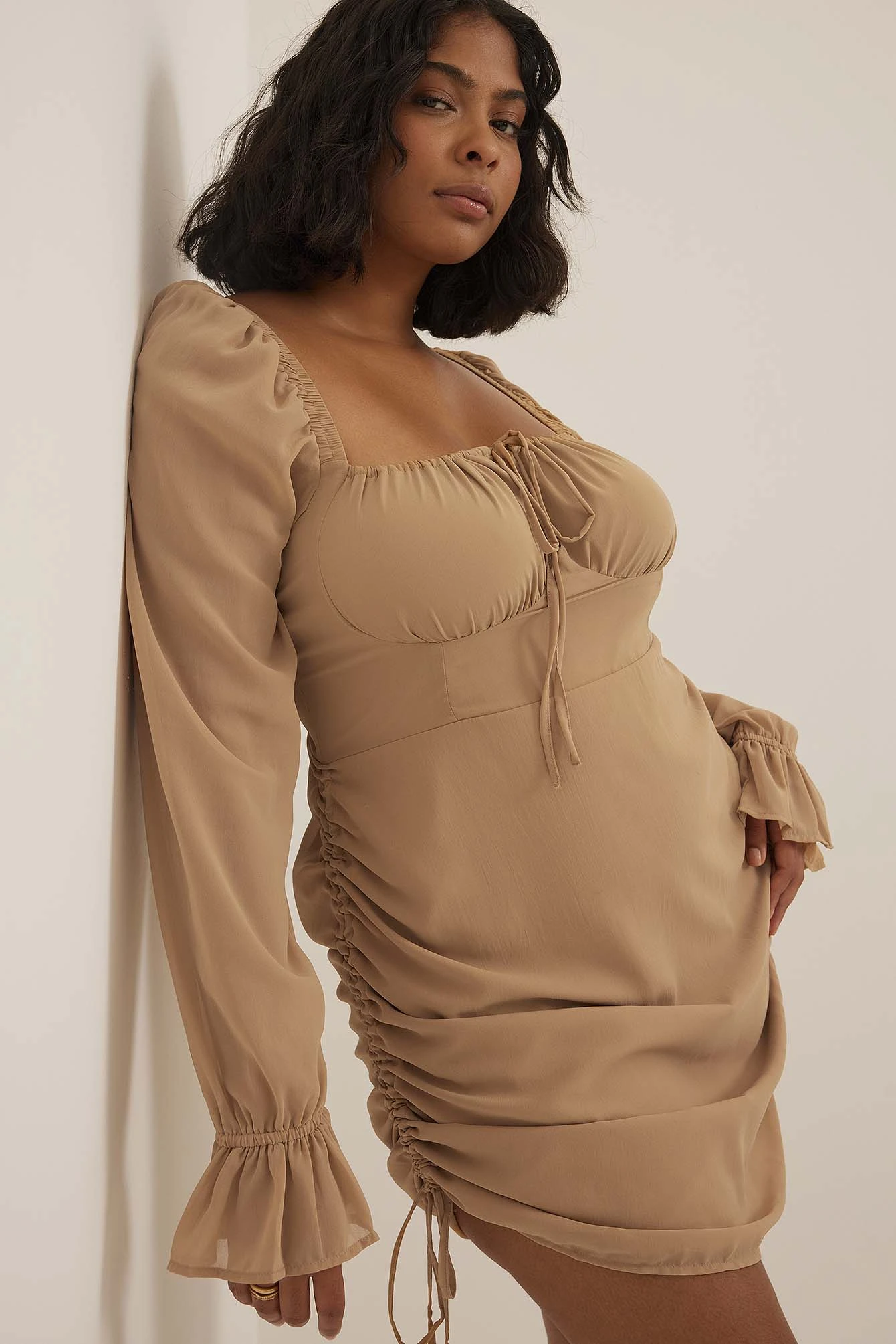 Robe Courte En Mousseline Ă Cordon De Serrage