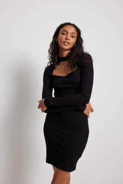 NA-KD Robe Côtelée à Encolure Carrée Et Tour De Cou