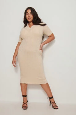 NA-KD Robe Mi-longue Côtelée à Col