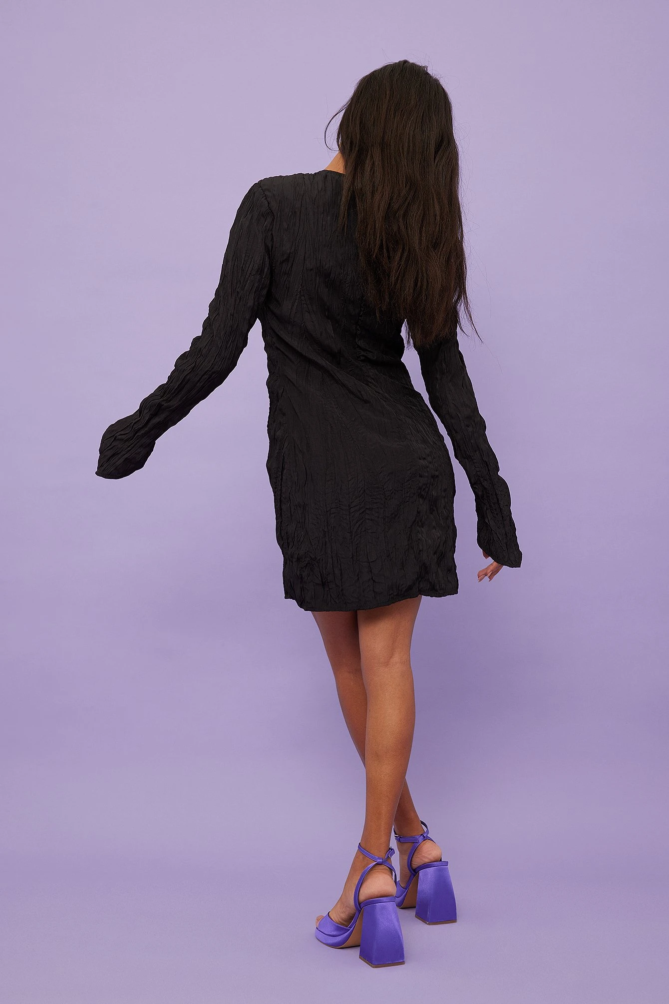 Robe Mini Structurée à Armatures – Image 2