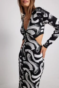 Robe Longue En Tricot à Découpes