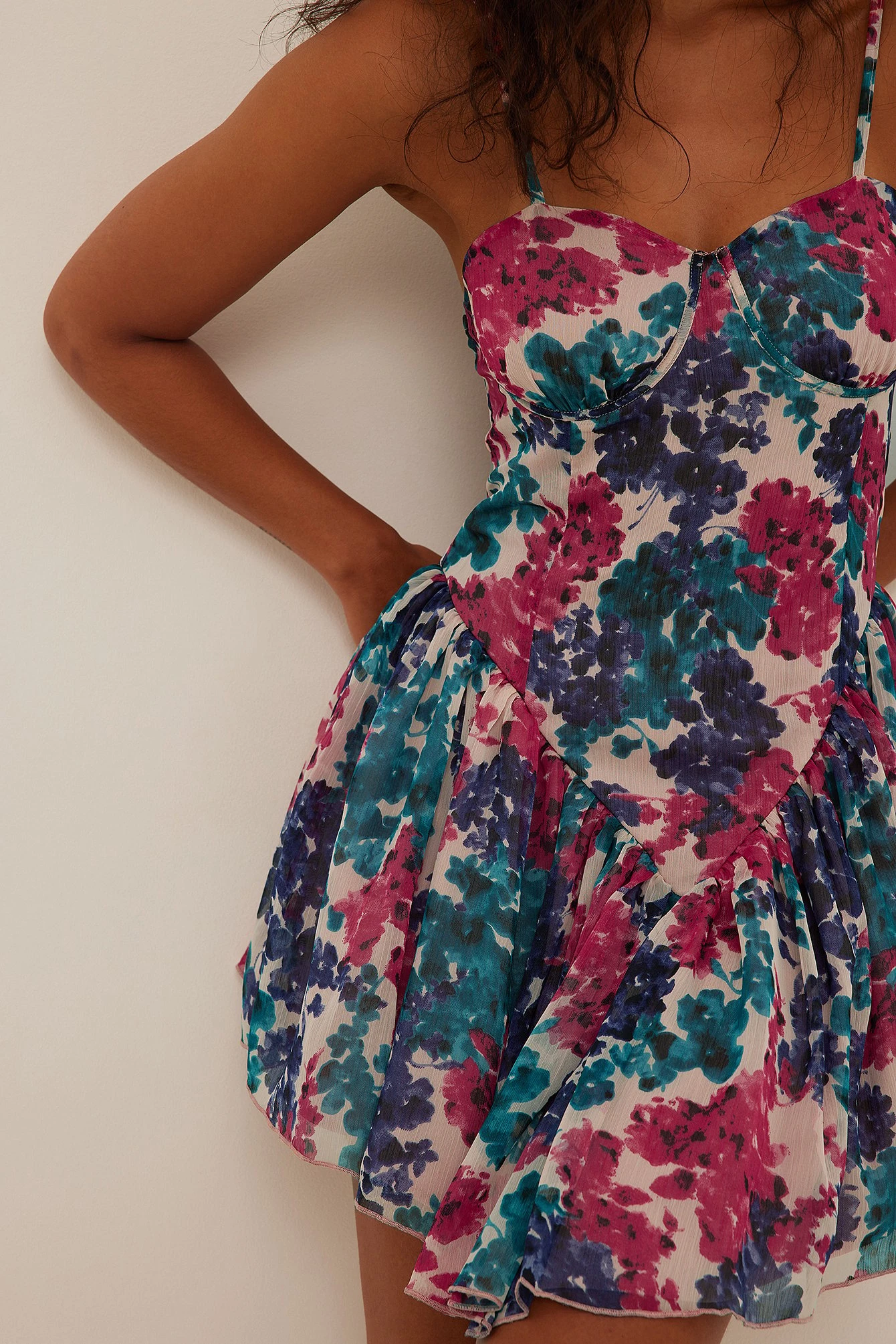 NA-KD Robe Courte Avec Ourlet Irrégulier – Image 8