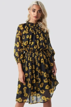 Robe Taille Plissée élastique