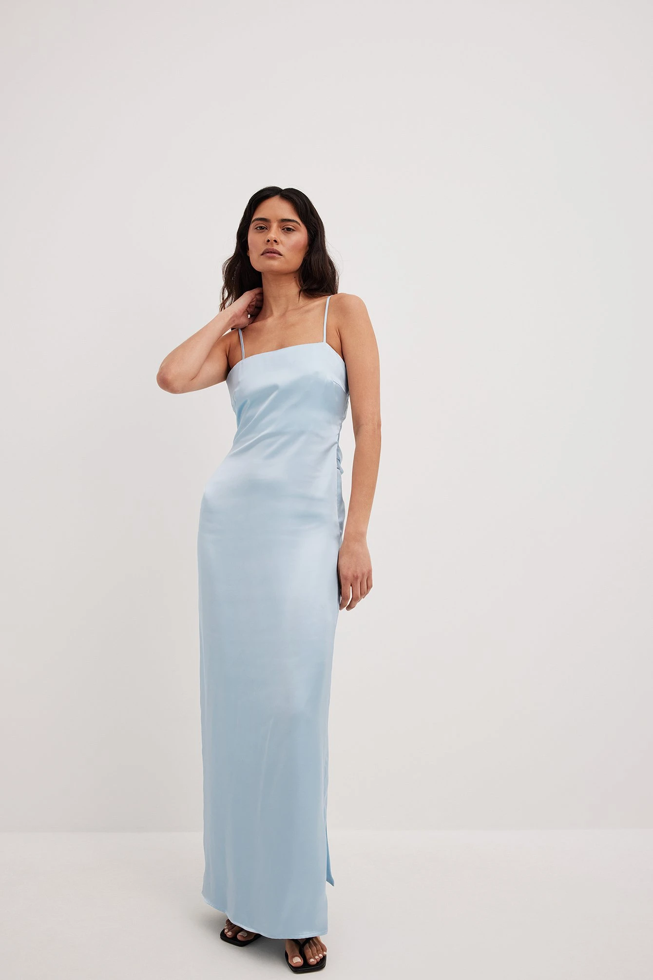 Robe Longue En Satin à Dos Dégagé – Image 8