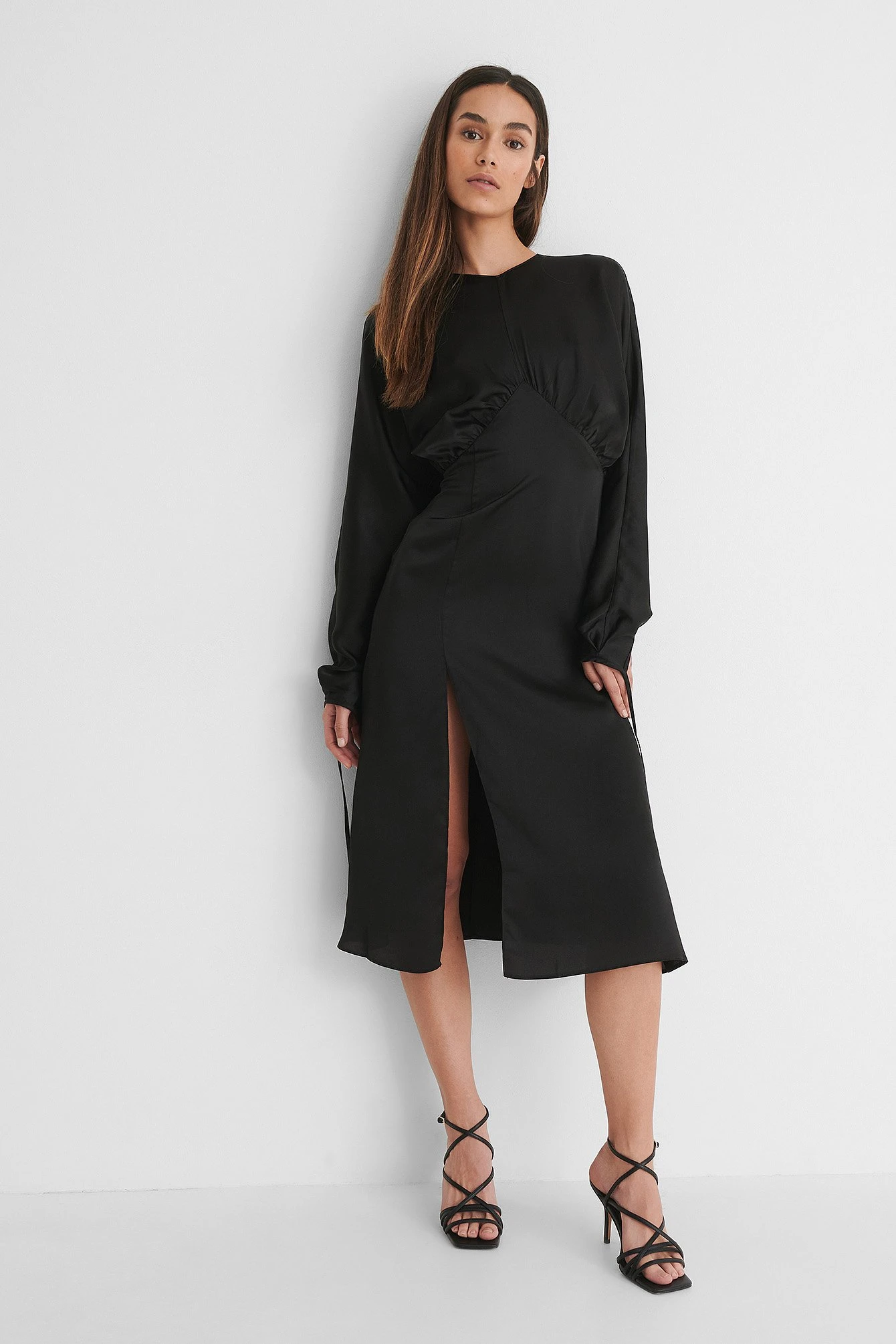 Robe À Dos Ouvert Avec Fente