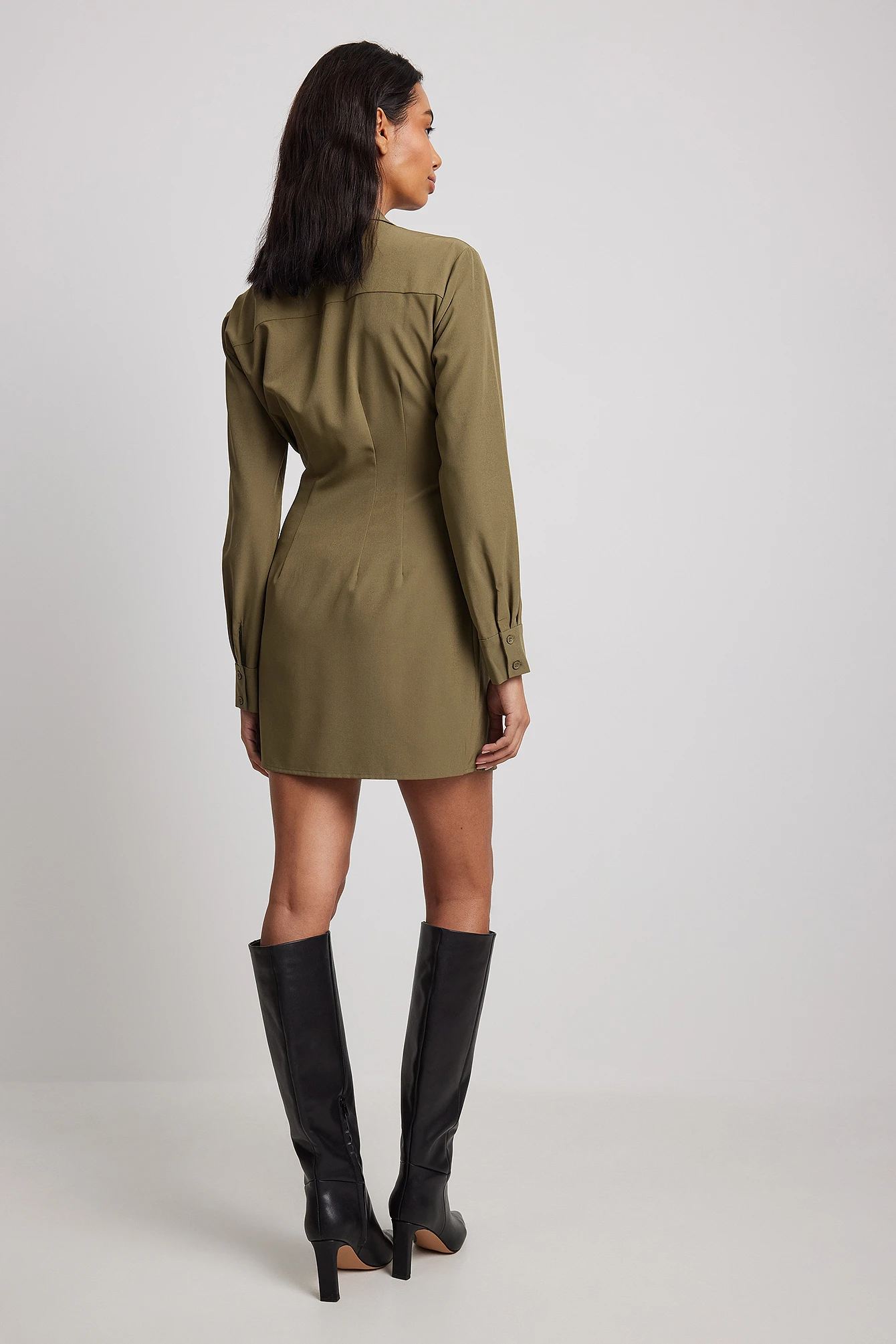 NA-KD Robe Portefeuille Courte Boutonnée – Image 2