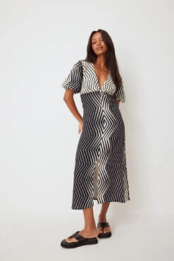 Robe Midi Avec Manches Bouffantes