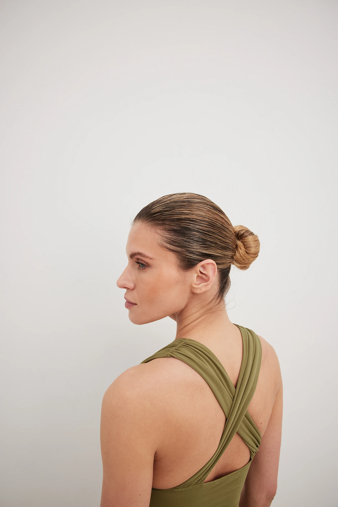 Robe Courte Froncée Sur Le Côté – Image 4