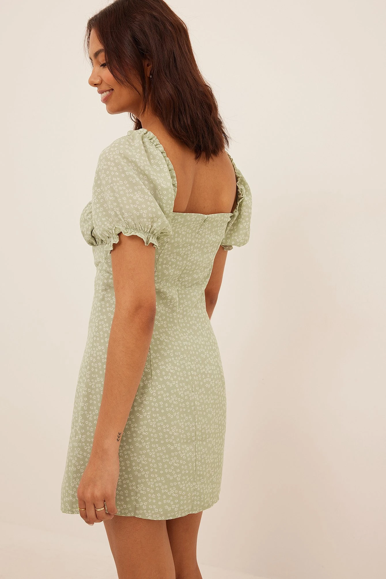 Robe Mini Plissée Sur La Poitrine – Image 2