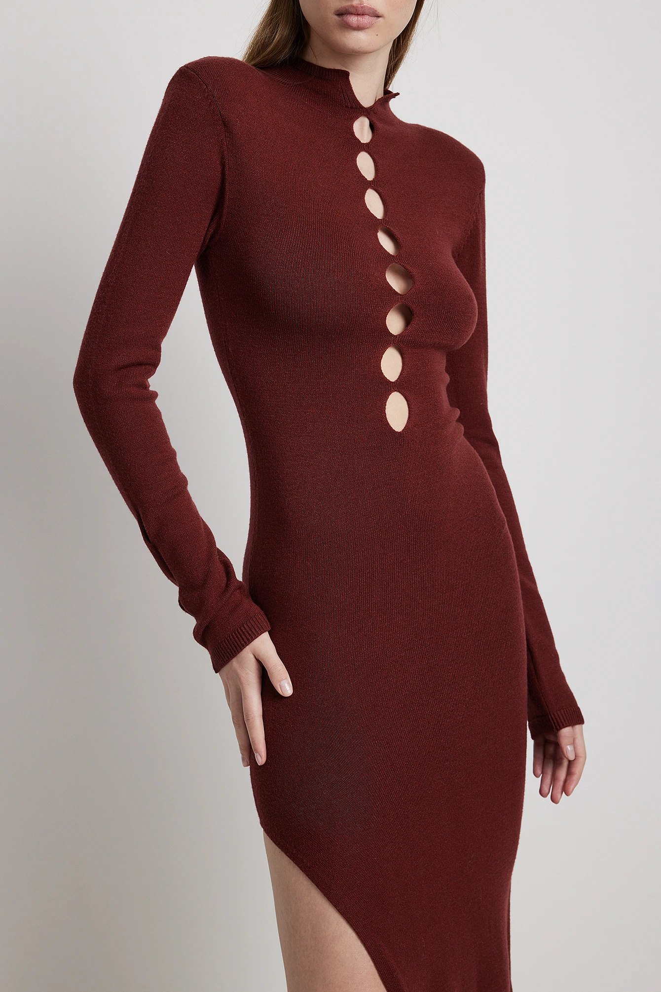 Robe En Maille à Petite Découpe – Image 2