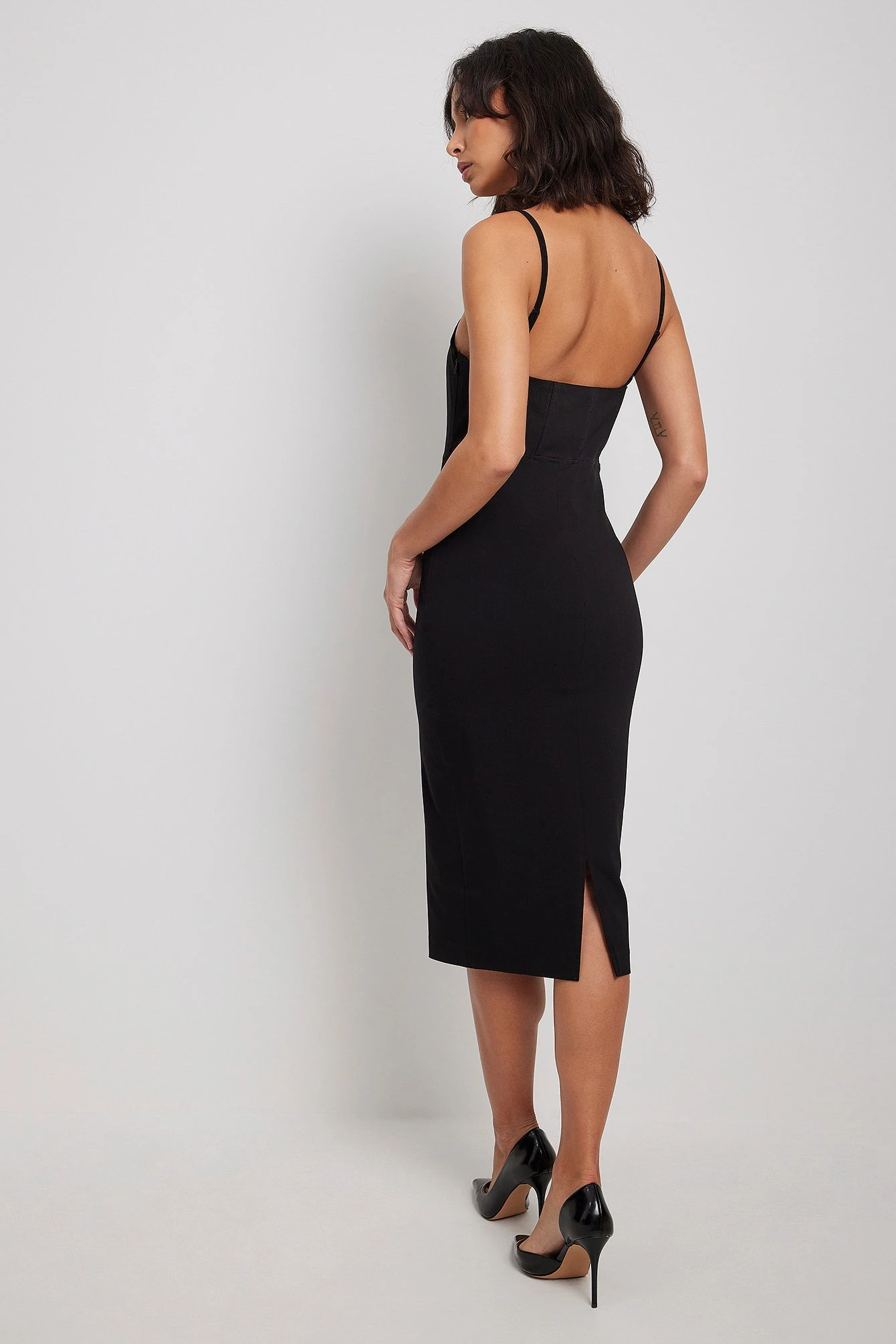 Robe Mi-longue Style Corset à Bretelles – Image 2