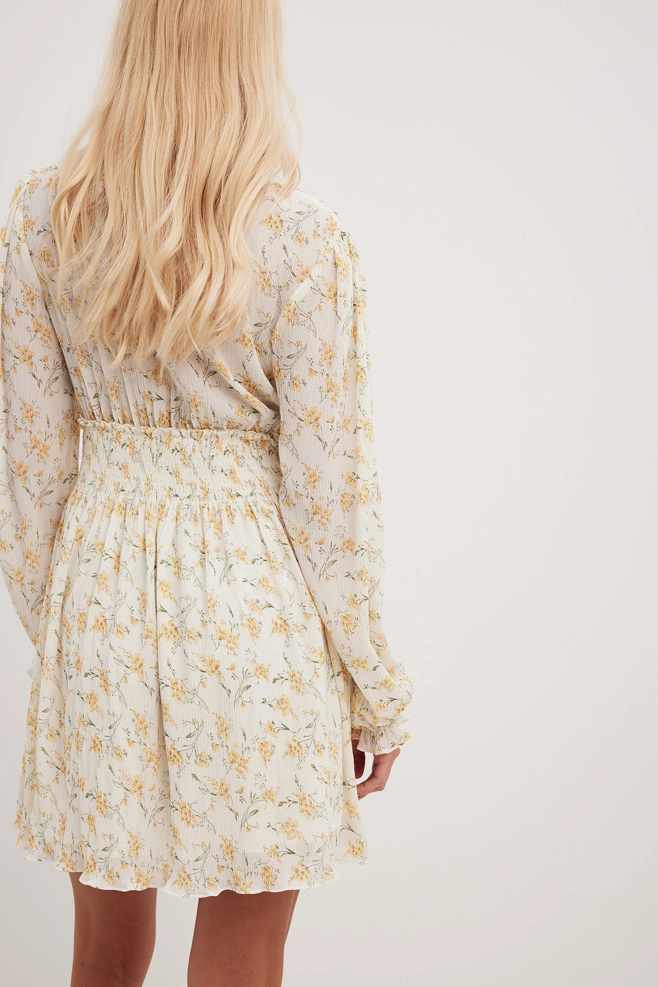 Robe Structurée à Taille Smockée – Image 2