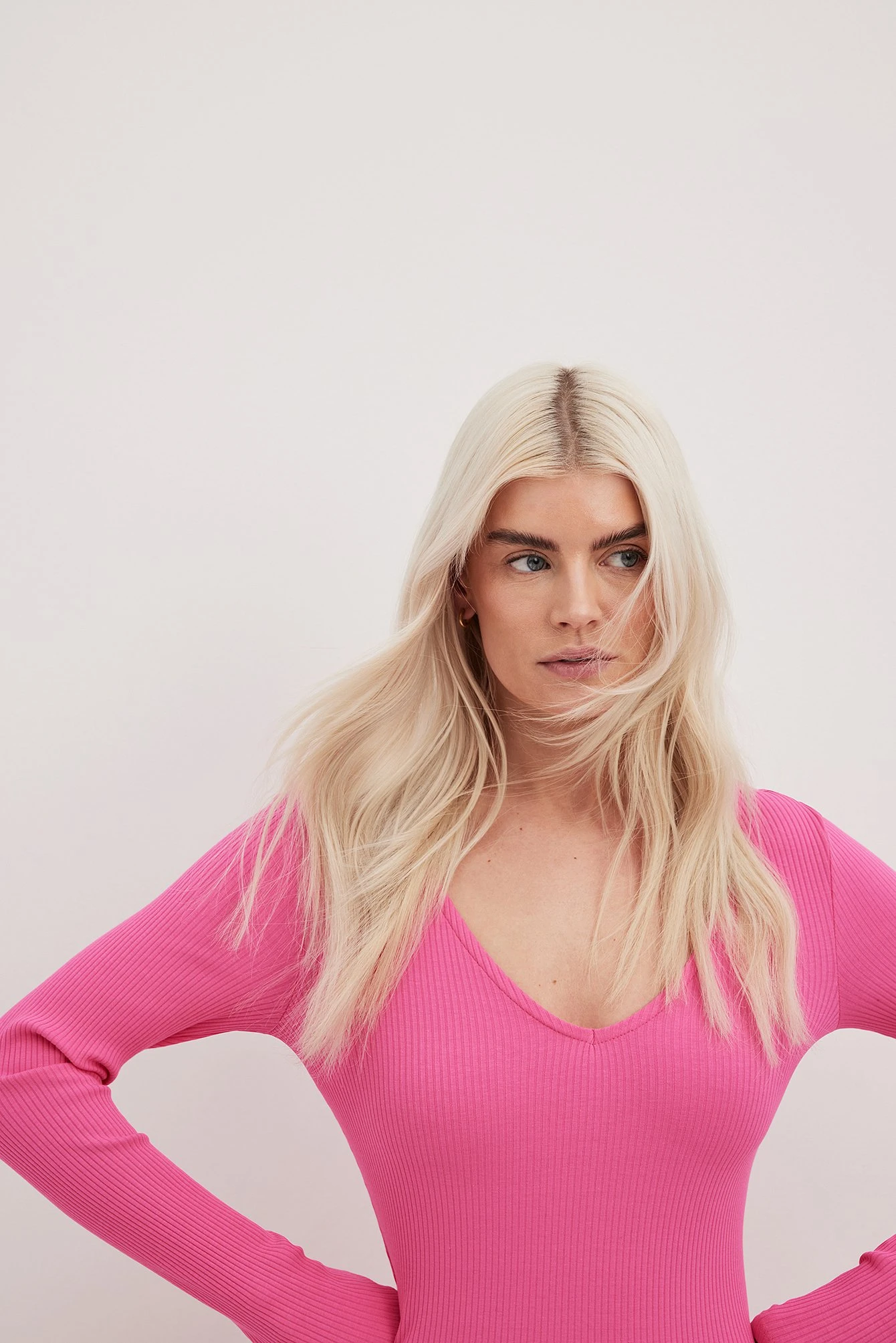 Robe Mi-longue Côtelée à Col En V – Image 16