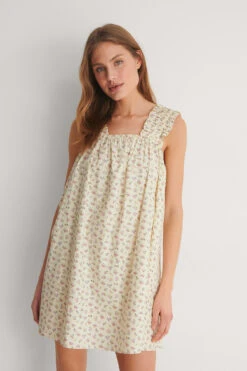 NA-KD Robe Courte Avec Bretelles Larges