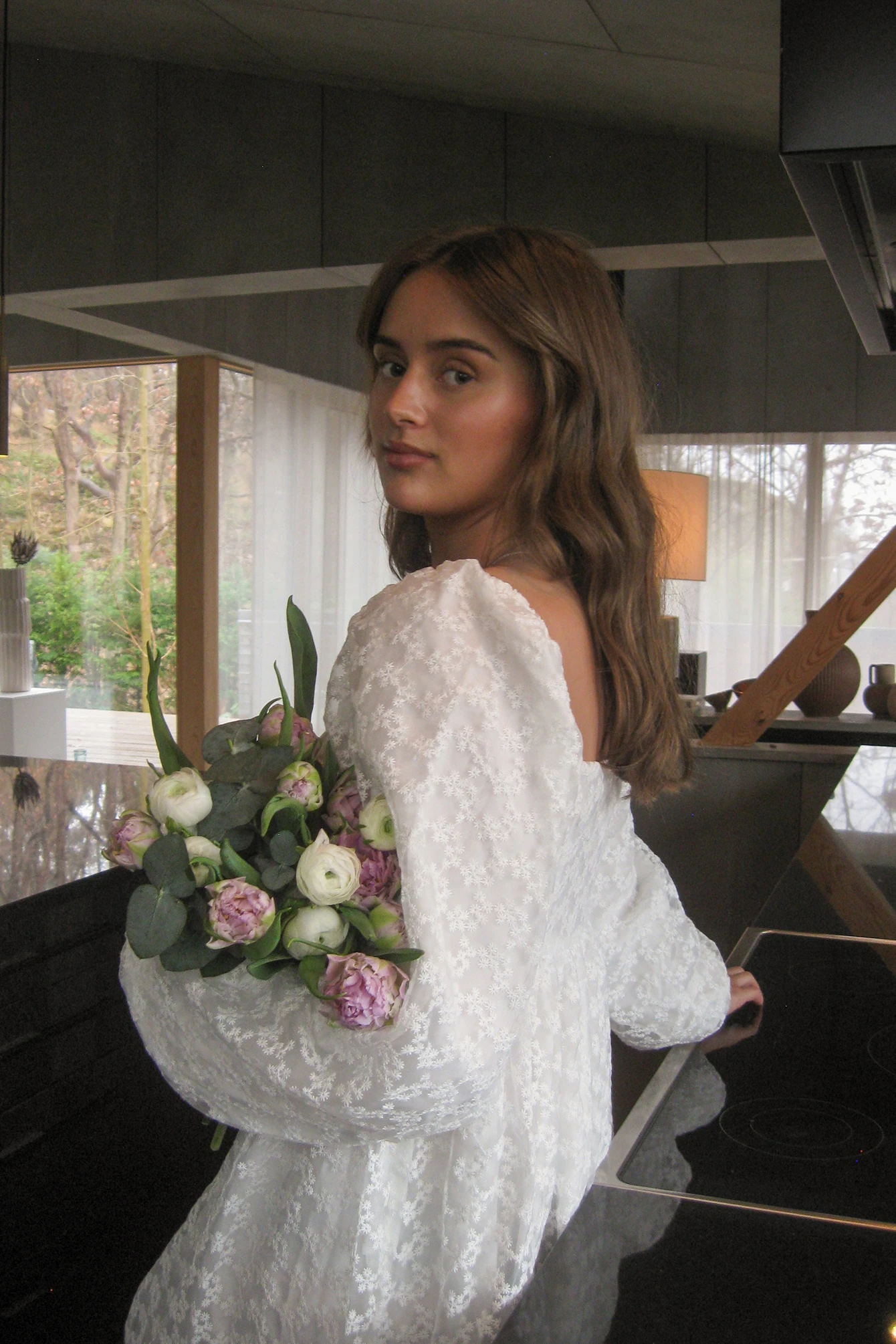 Robe Mini Froncée à Manches Bouffantes – Image 7