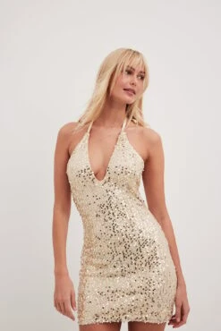 Robe Courte En Résille à Sequins