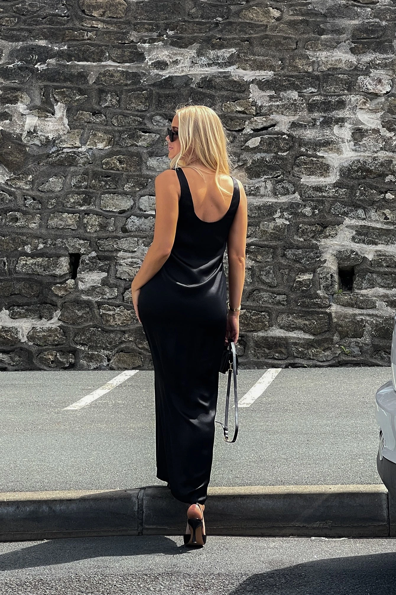 Maxi Robe Satin Droite – Image 6