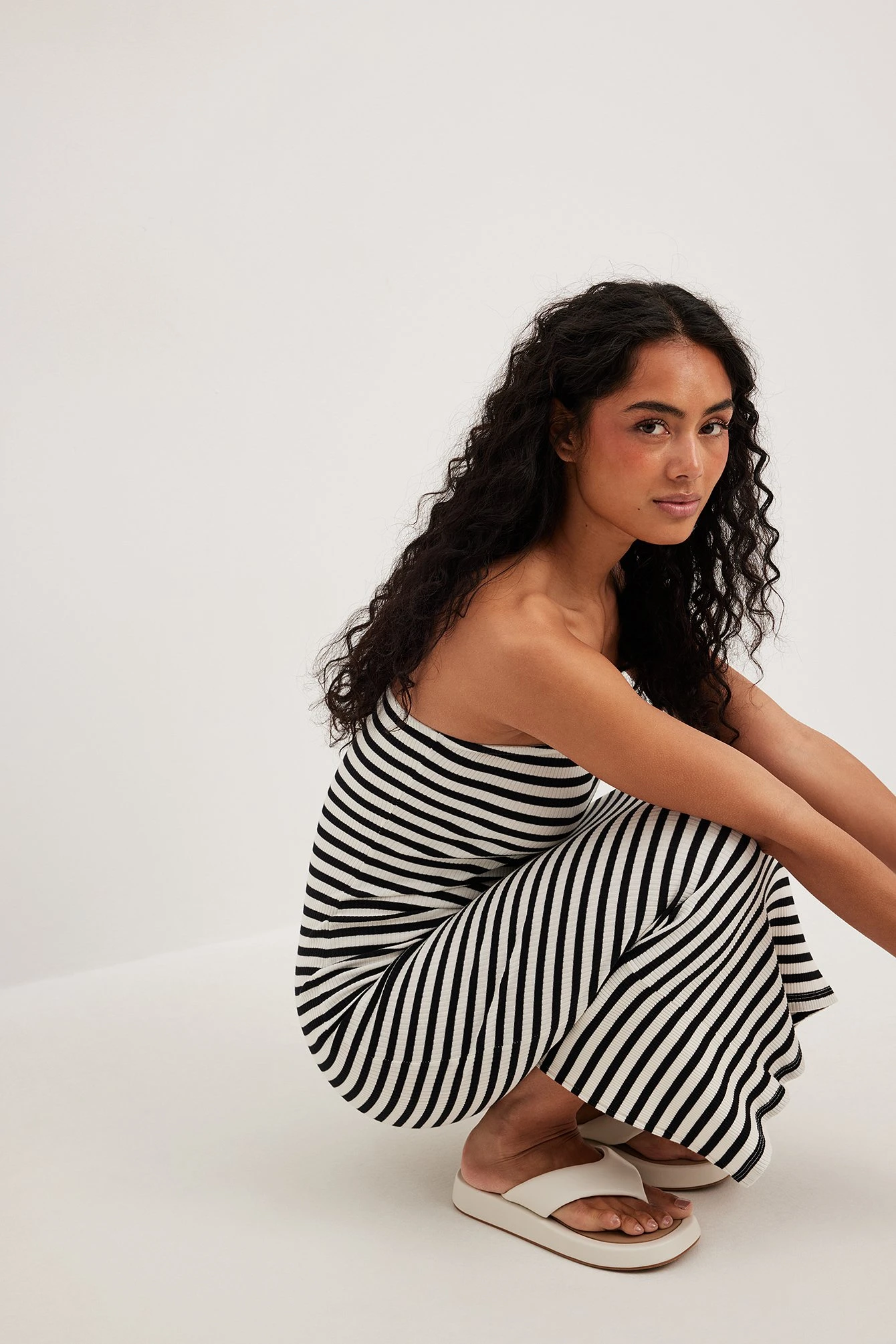 Robe Tube Mi-longue à Rayures – Image 9