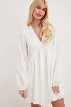 Robe Mini Fluide Structurée