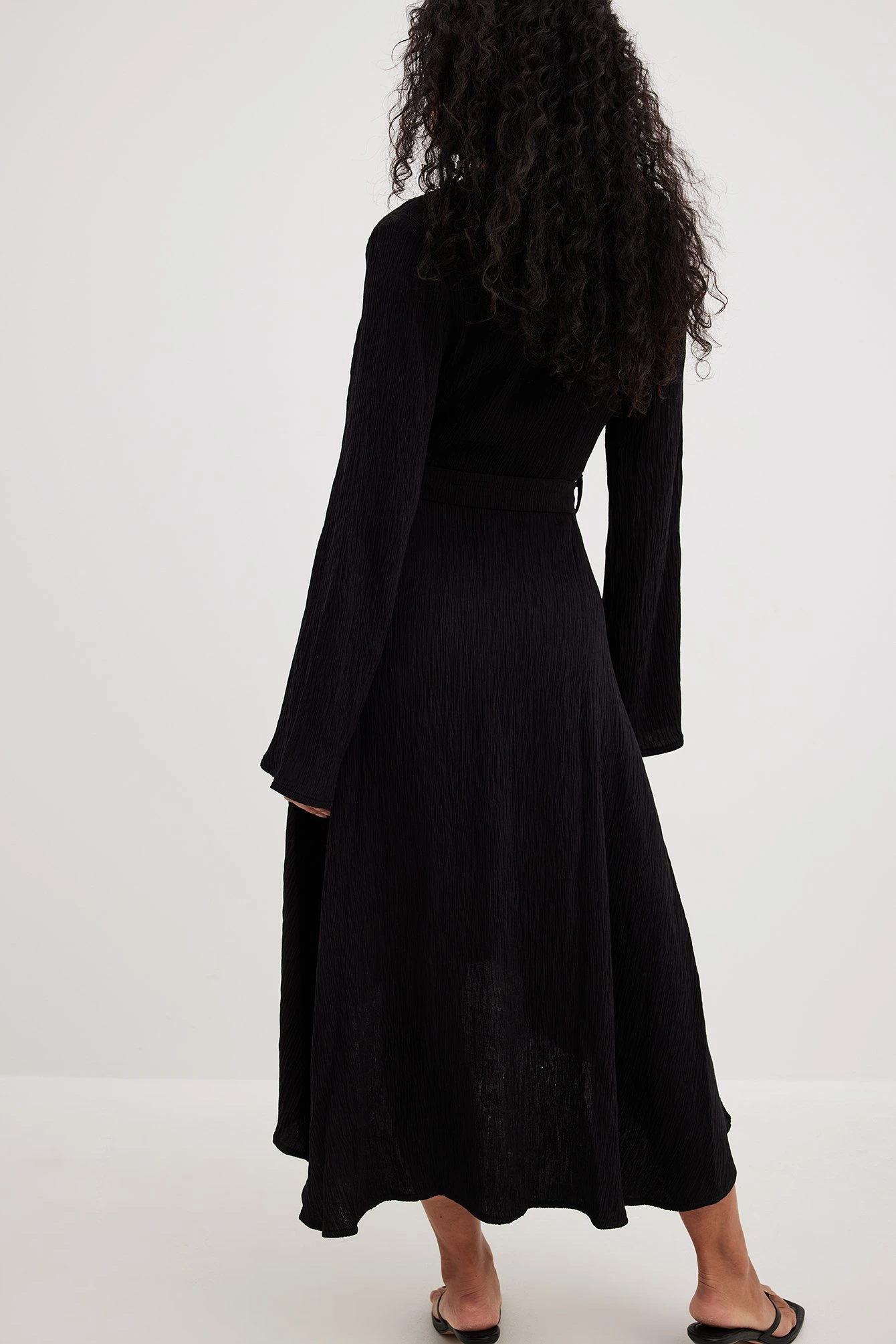 Robe Structurée à Dos Long Et Taille Nouée – Image 6