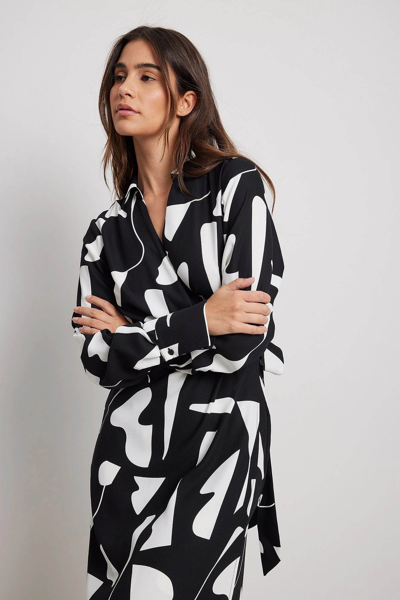 NA-KD Robe Mi-longue Portefeuille